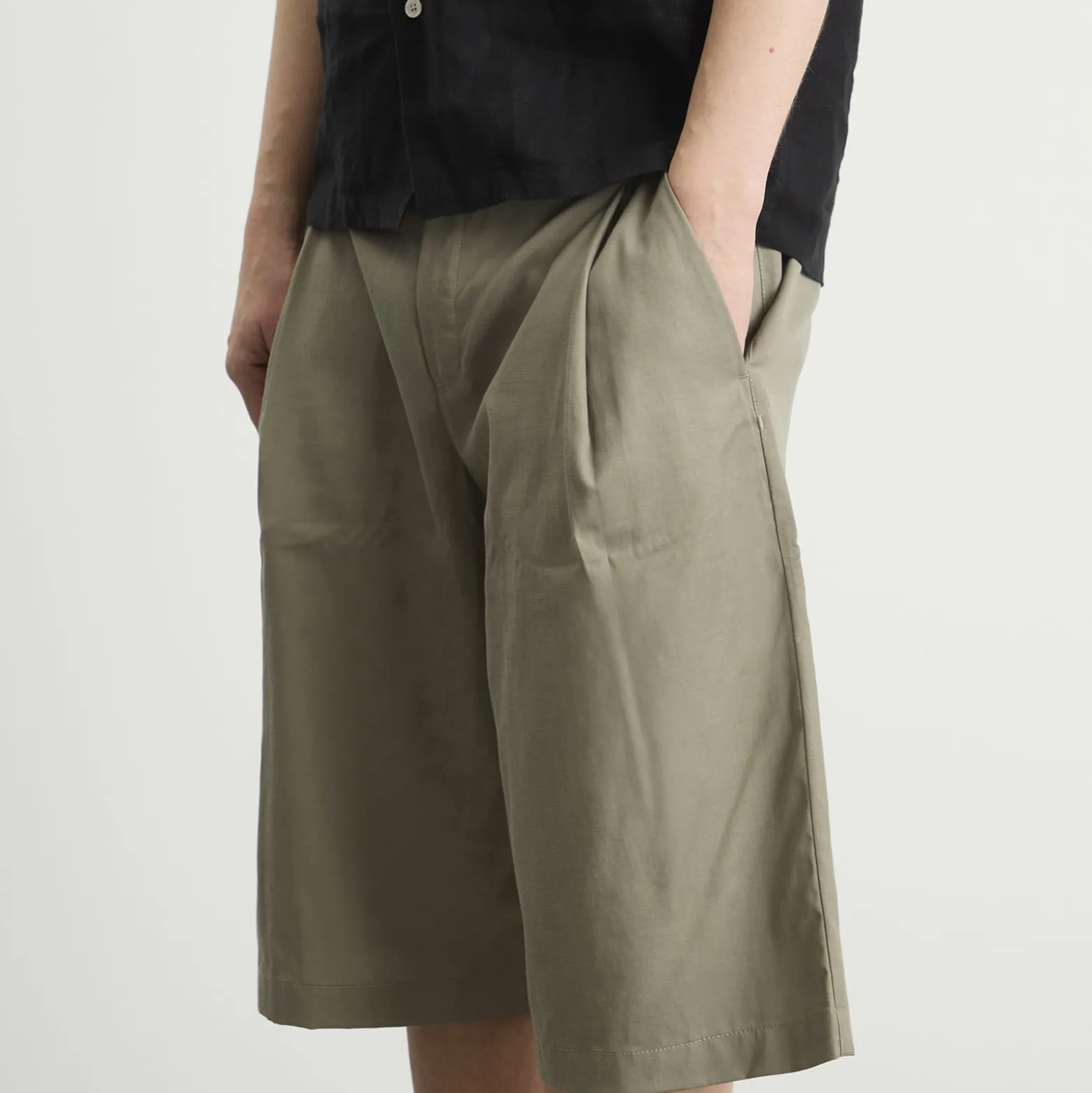 A Kind of Guise Juno Pleated Shorts