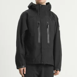 and wander 2.5L Hiker Rain Jacket