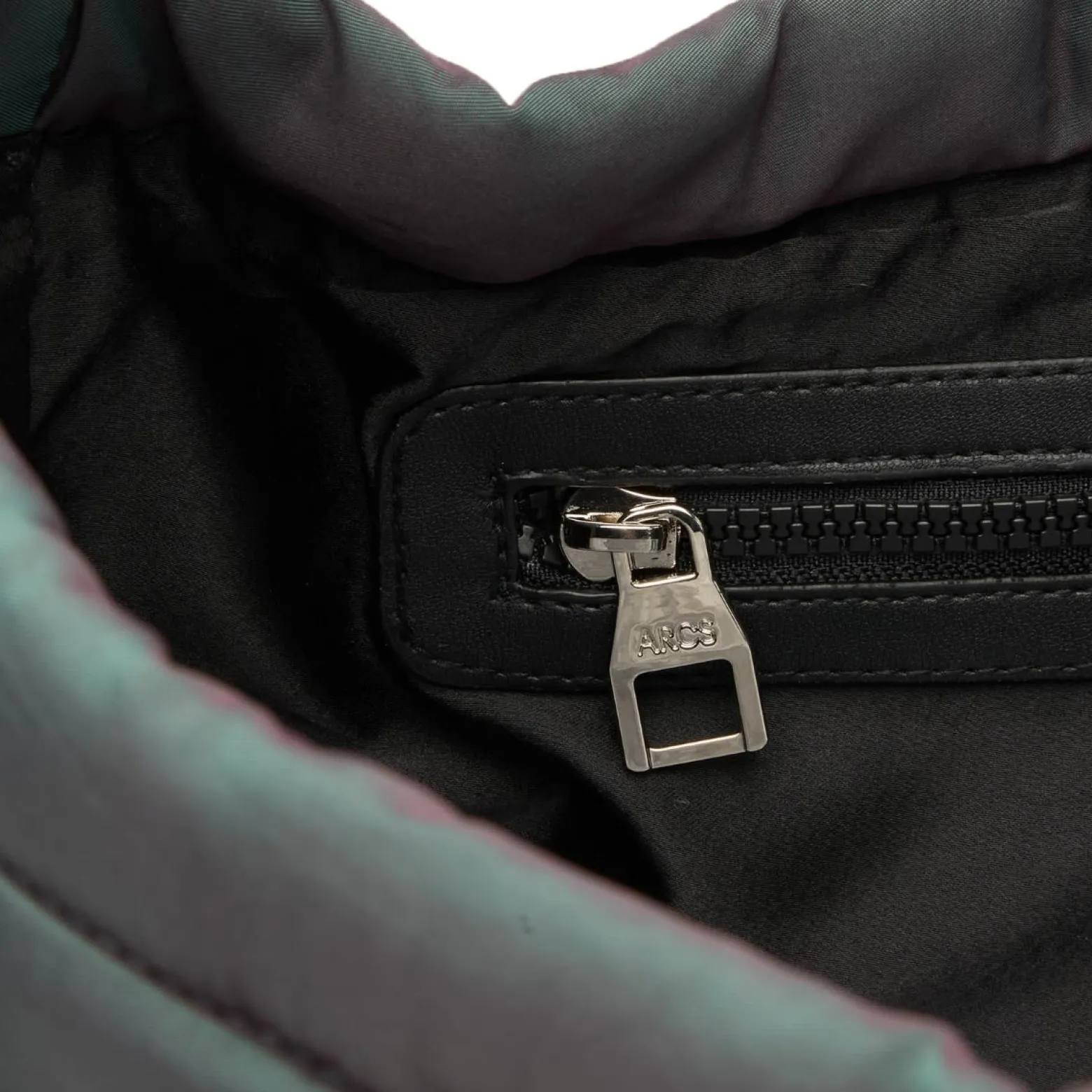 ARCS FLOW Messenger Bag