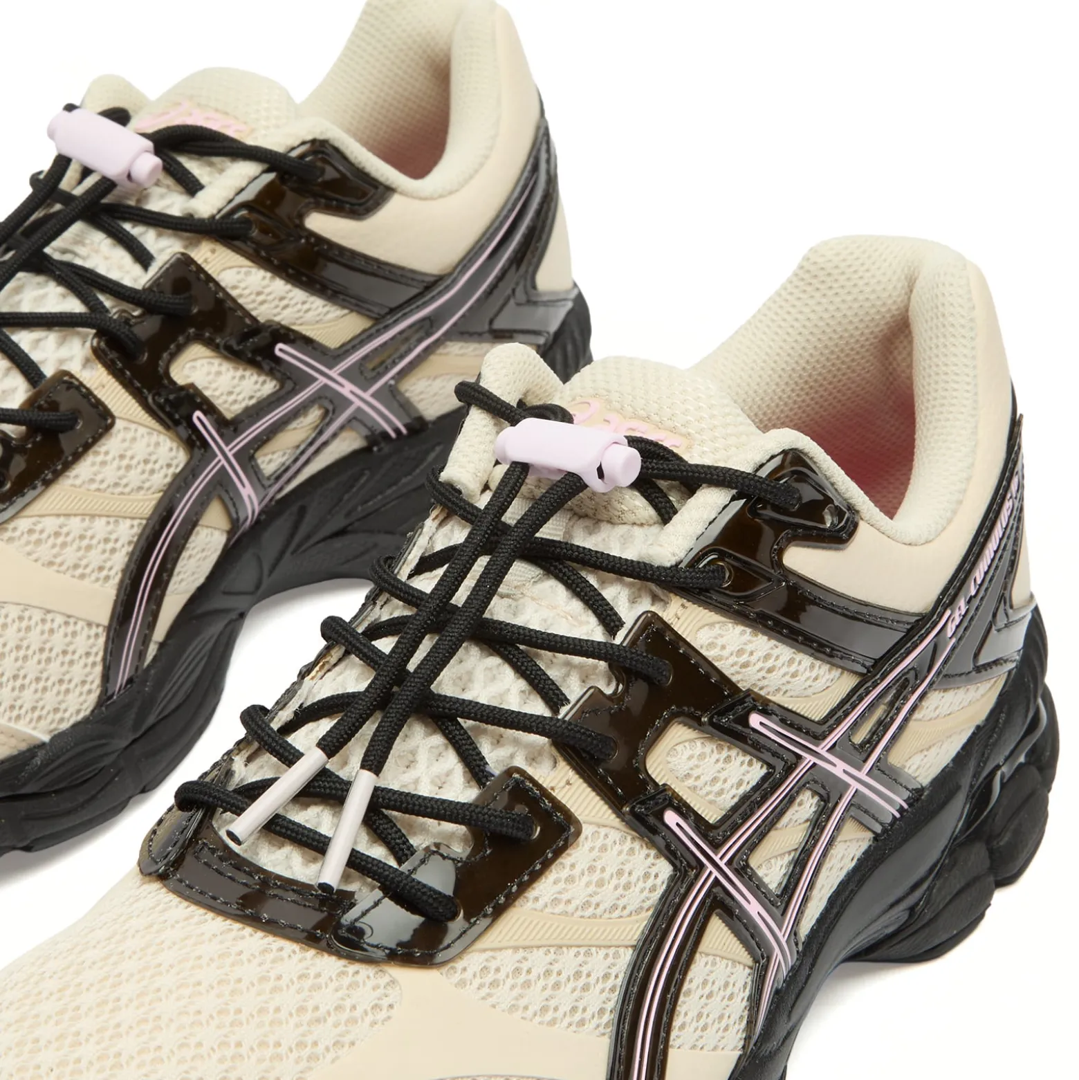 Asics x Finesse Gel-Cumulus 16 Sneakers