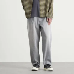 BEAMS Wide Pleated Taper Denim Jeans
