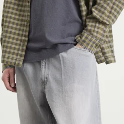BEAMS Wide Pleated Taper Denim Jeans