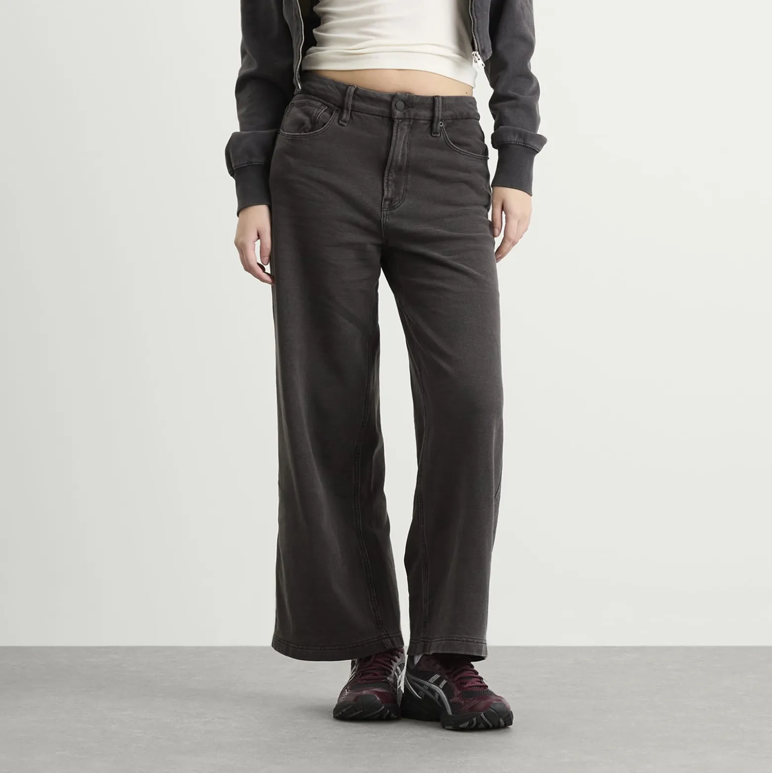 Good American Jeanius Crop Good Skate Sweatpants