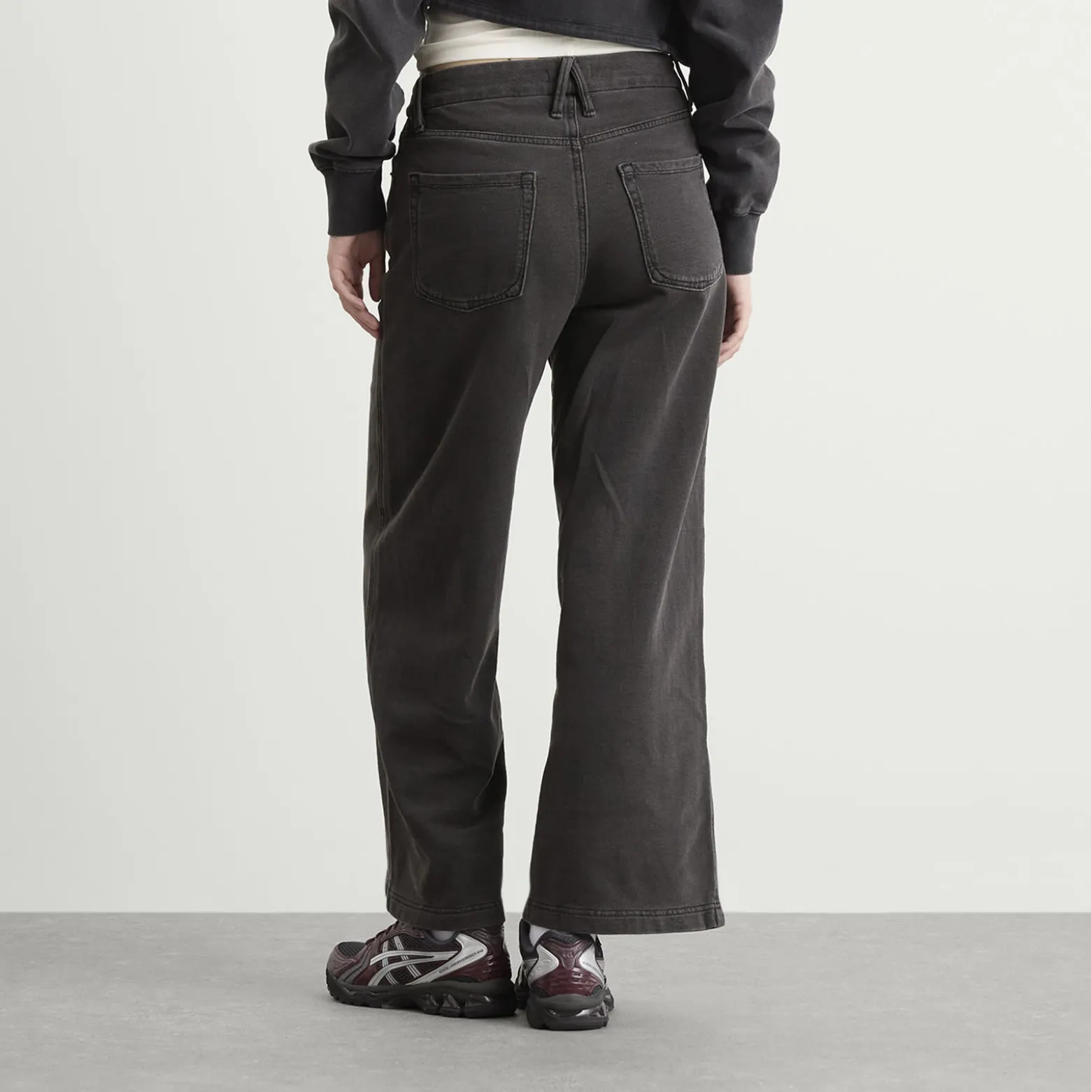 Good American Jeanius Crop Good Skate Sweatpants