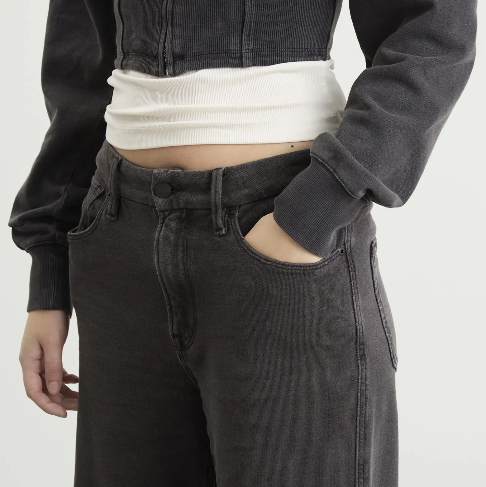 Good American Jeanius Crop Good Skate Sweatpants