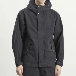 NANGA Dry Cotton Field Short Parka