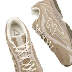 New Balance 204L Sneaker