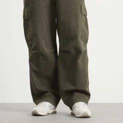 New Balance 204L Sneaker