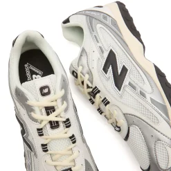 New Balance 204L Sneaker