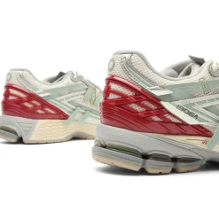 New Balance 1906 Sneaker