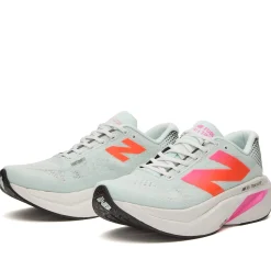 New Balance Supercomp Trainer v3 sneaker