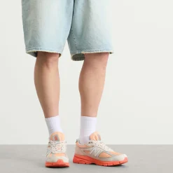 New Balance 990v4 Sneaker