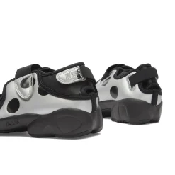 Nike Air Rift Dot Sneaker