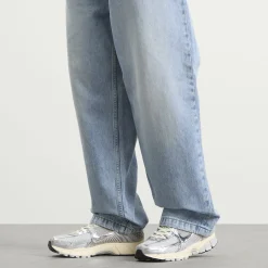 Nike Vomero 5 Chrome Sneaker