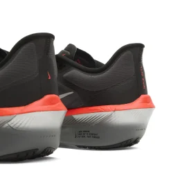 Nike Zoom Fly 6 Sneaker