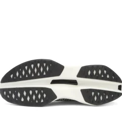 ON Cloudboom Max Sneaker