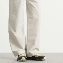ON Cloud 6 Geo WP Sneaker