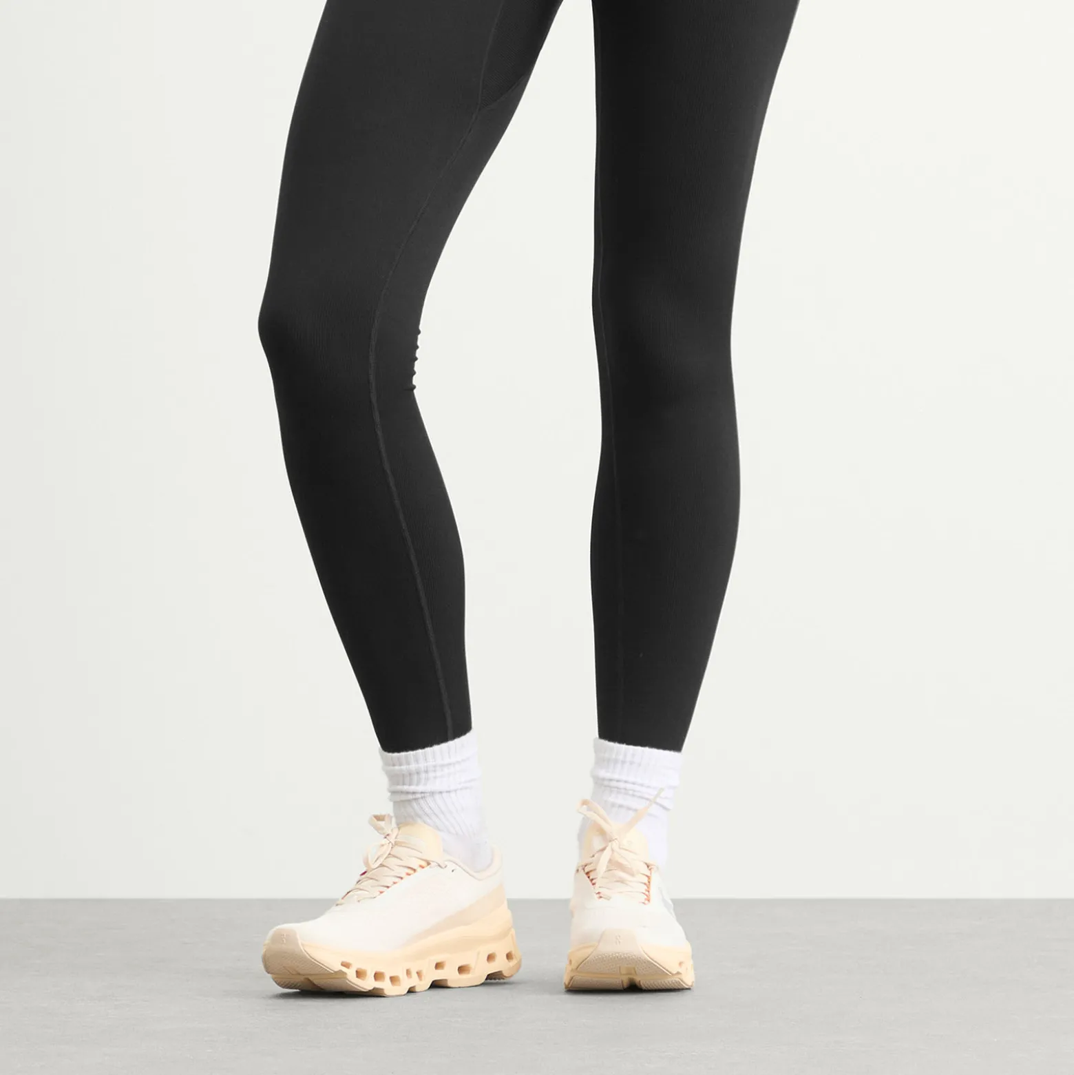 ON Cloudmonster 1 Sneaker