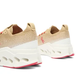 ON Cloudsurfer Max Sneaker