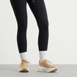 ON Cloudsurfer Max Sneaker