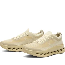 ON Cloudtilt Moon Sneaker