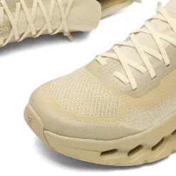 ON Cloudtilt Moon Sneaker