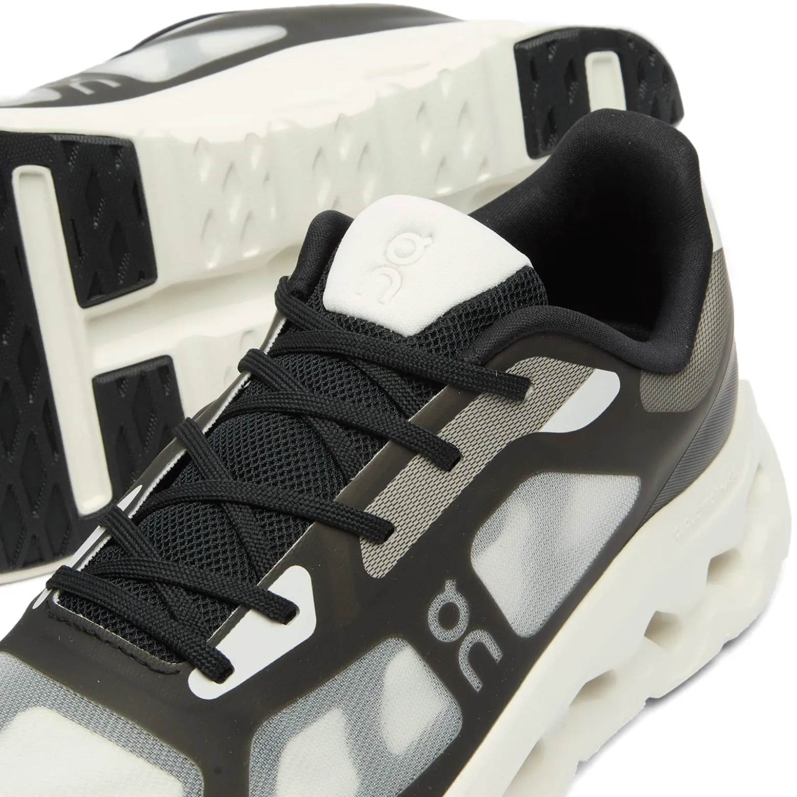 ON Cloudtilt Remix Sneaker