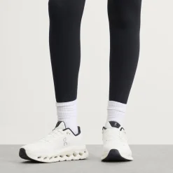 ON Cloudtilt Sneaker