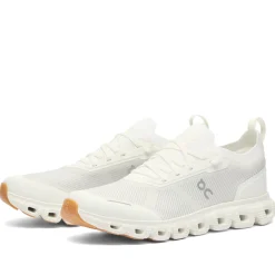 ON Cloud 6 Versa Sneaker