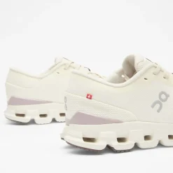 ON Cloudx4 Sneaker