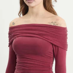 Peachy Den The Kylie Cold Shoulder Top