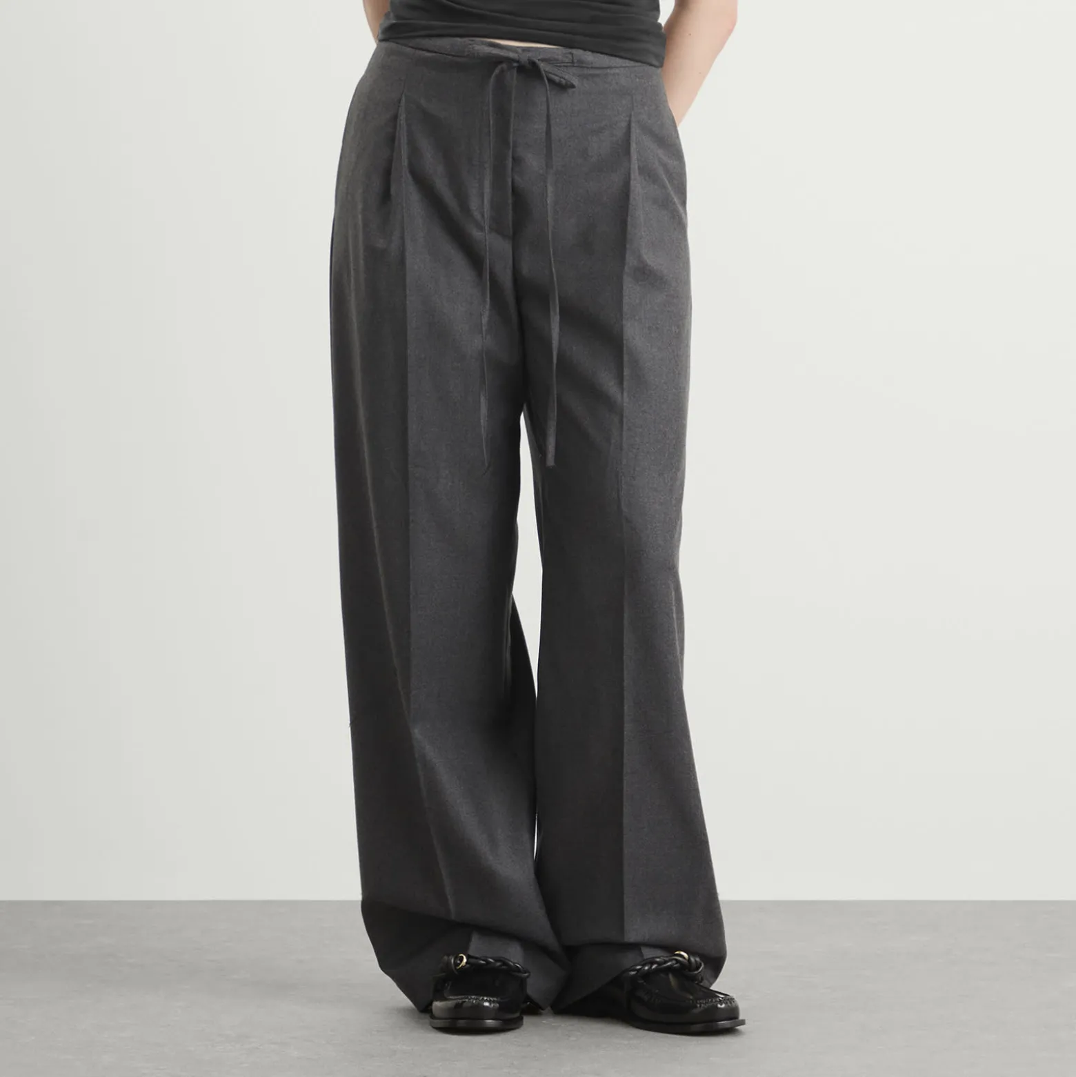 Róhe Relaxed Soft Wool Trousers