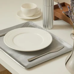 Service Projects Métier Embossed Lunch Plate - Set of 2