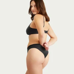SKIMS Fits Everybody Crossover Bralette