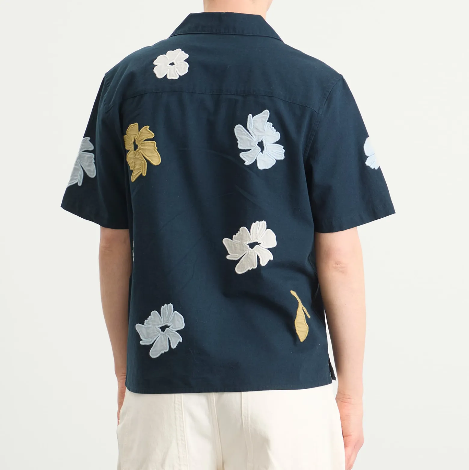 Wax London Didcot Flower Applique Vacation Shirt