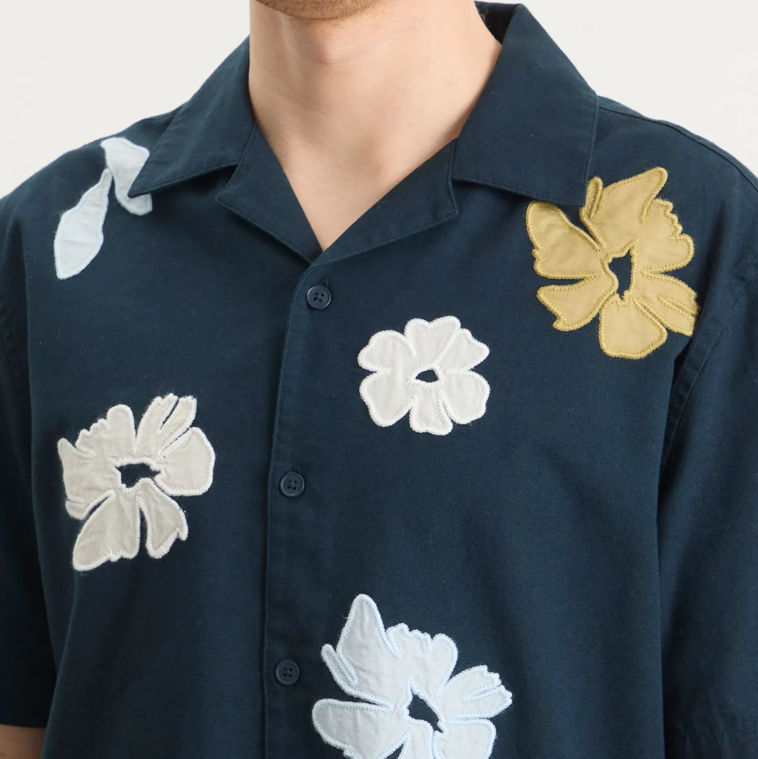 Wax London Didcot Flower Applique Vacation Shirt